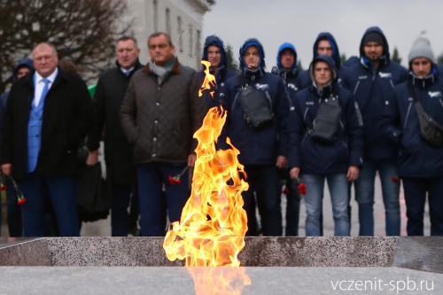 21.10.2019 - "ЗЕНИТ" ПОСЕТИЛ ПИСКАРЕВСКОЕ МЕМОРИАЛЬНОЕ КЛАДБИЩЕ
